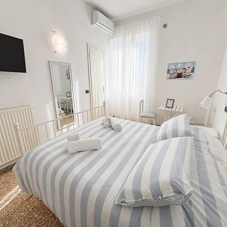 A Casa Di Mario E Nene Bed and Breakfast Βιαρέτζιο Εξωτερικό φωτογραφία